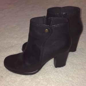 Clark’s black booties - size 6